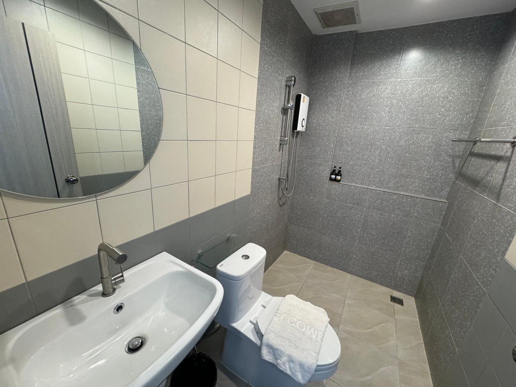 Luka House Hotel Ban Lam Luk Ka Exterior foto